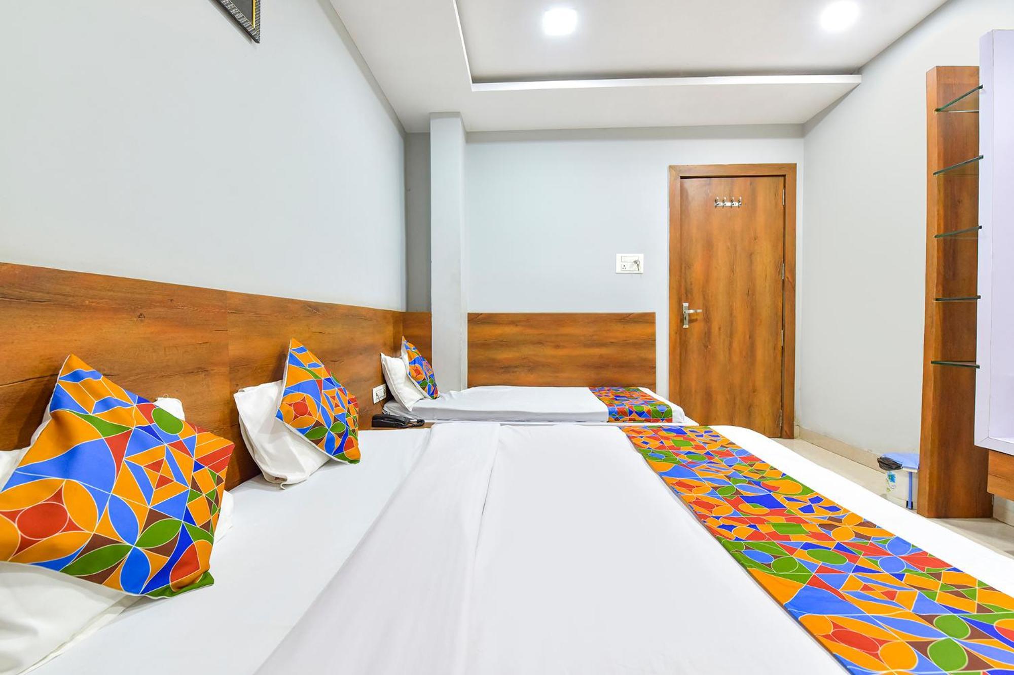 Fabhotel Raghumani Palace ウッジャイン エクステリア 写真