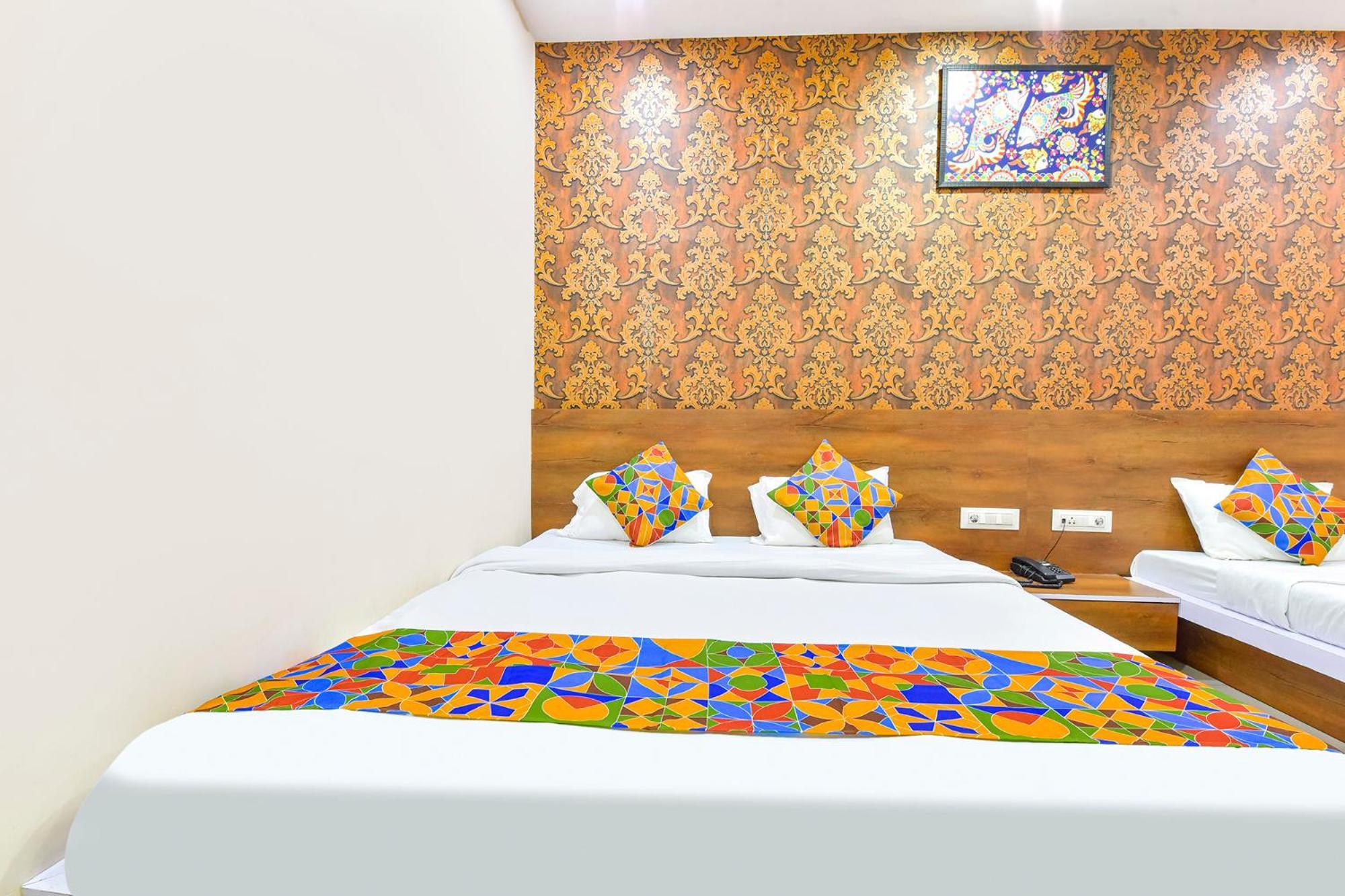 Fabhotel Raghumani Palace ウッジャイン エクステリア 写真
