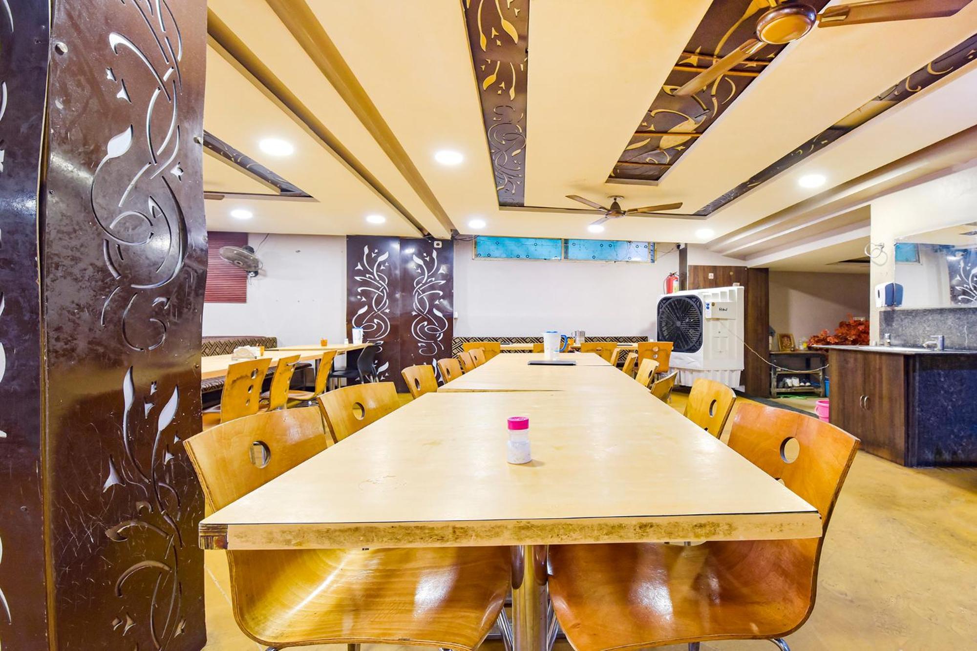 Fabhotel Raghumani Palace ウッジャイン エクステリア 写真