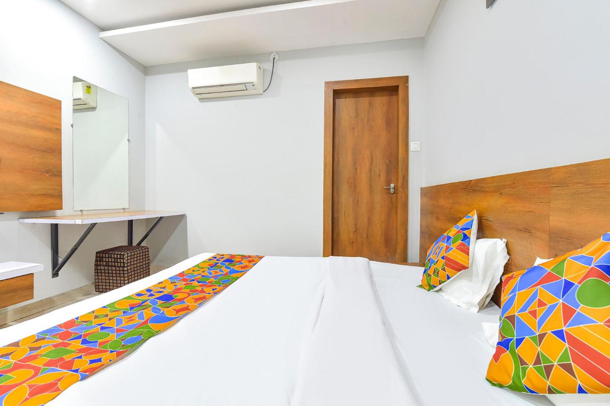 Fabhotel Raghumani Palace ウッジャイン エクステリア 写真