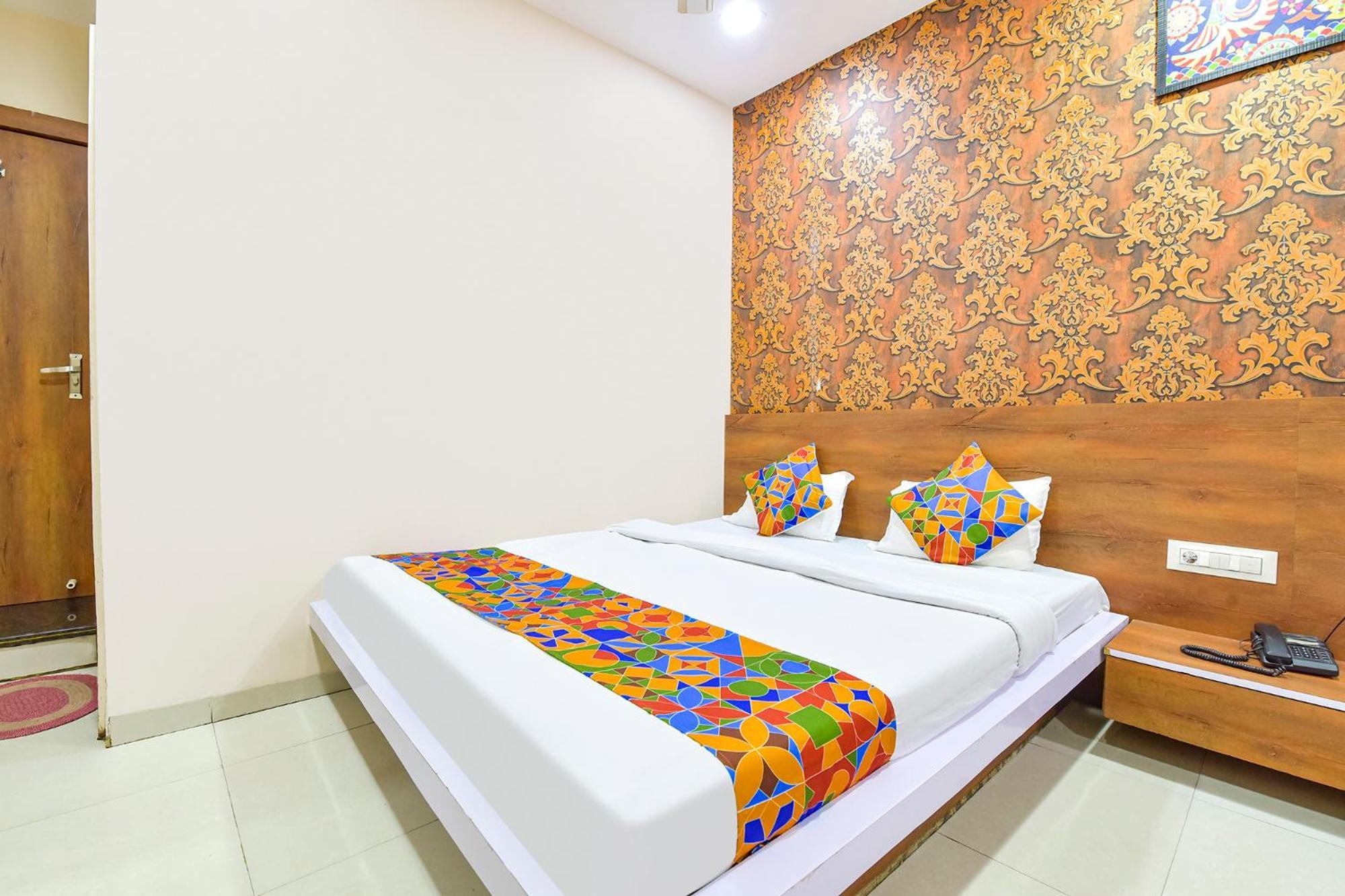 Fabhotel Raghumani Palace ウッジャイン エクステリア 写真