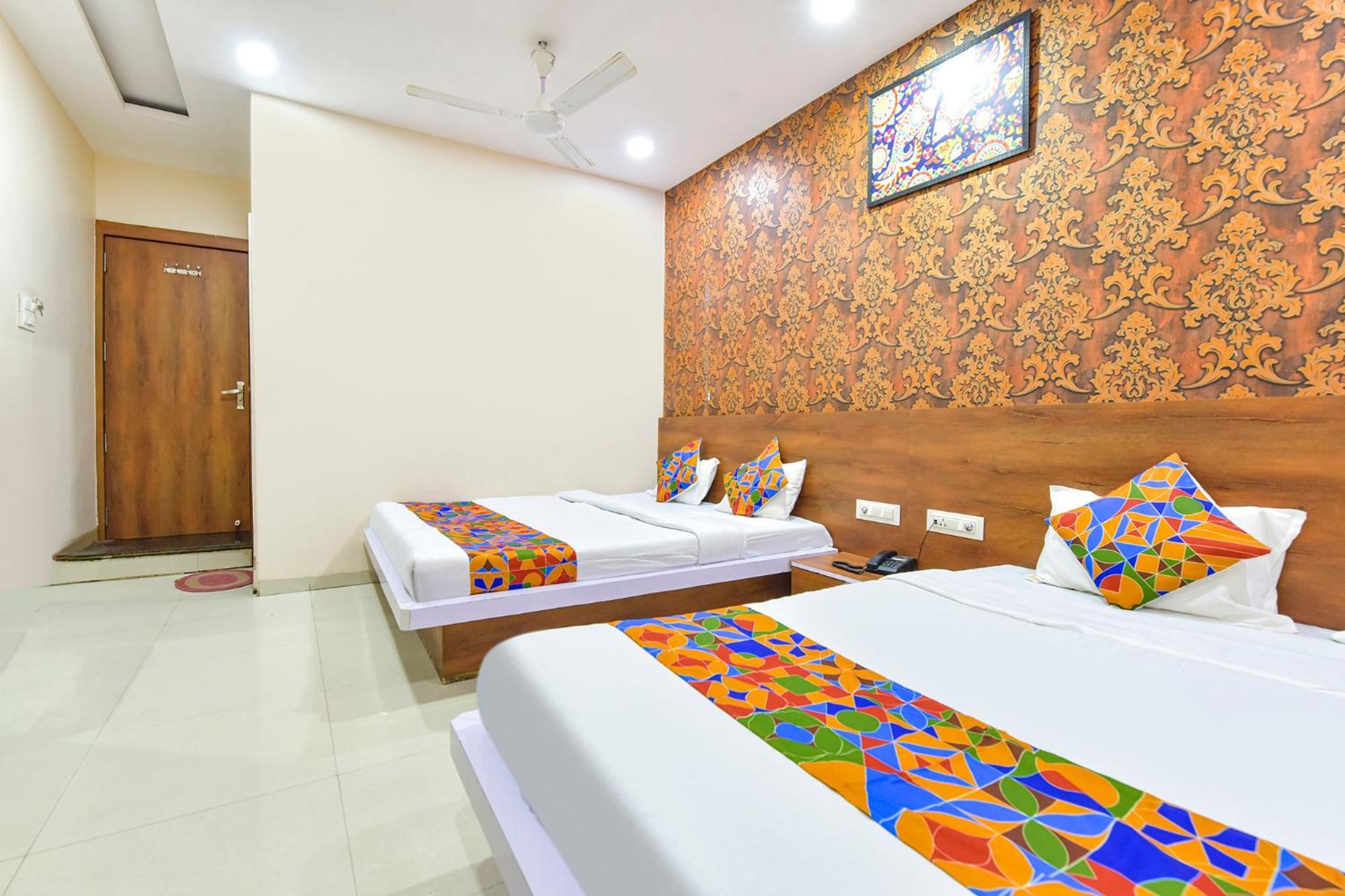 Fabhotel Raghumani Palace ウッジャイン エクステリア 写真