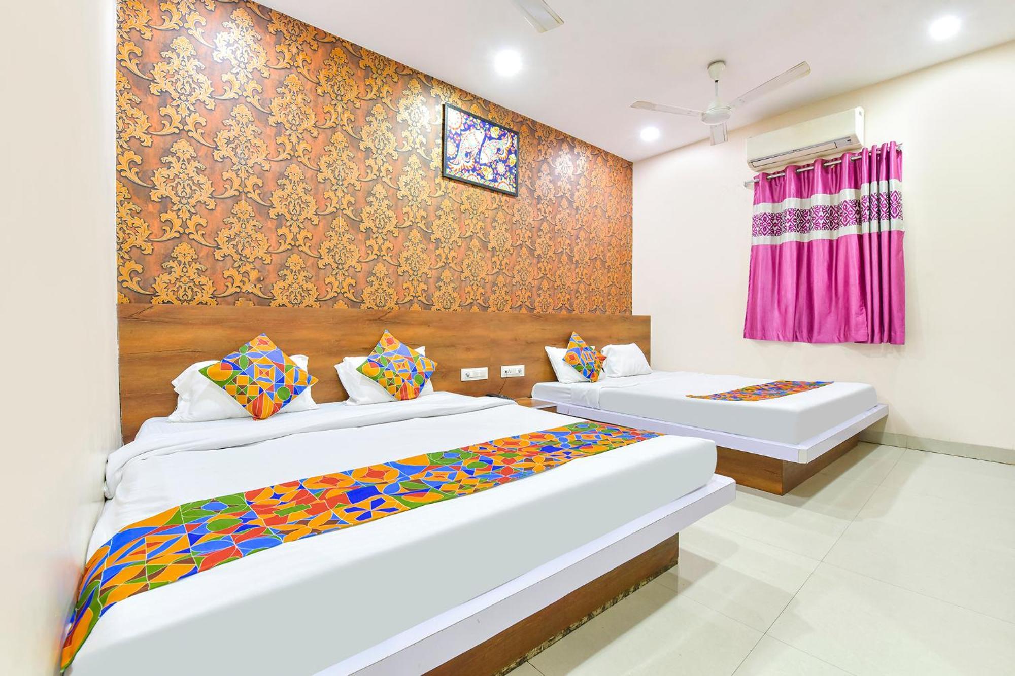 Fabhotel Raghumani Palace ウッジャイン エクステリア 写真