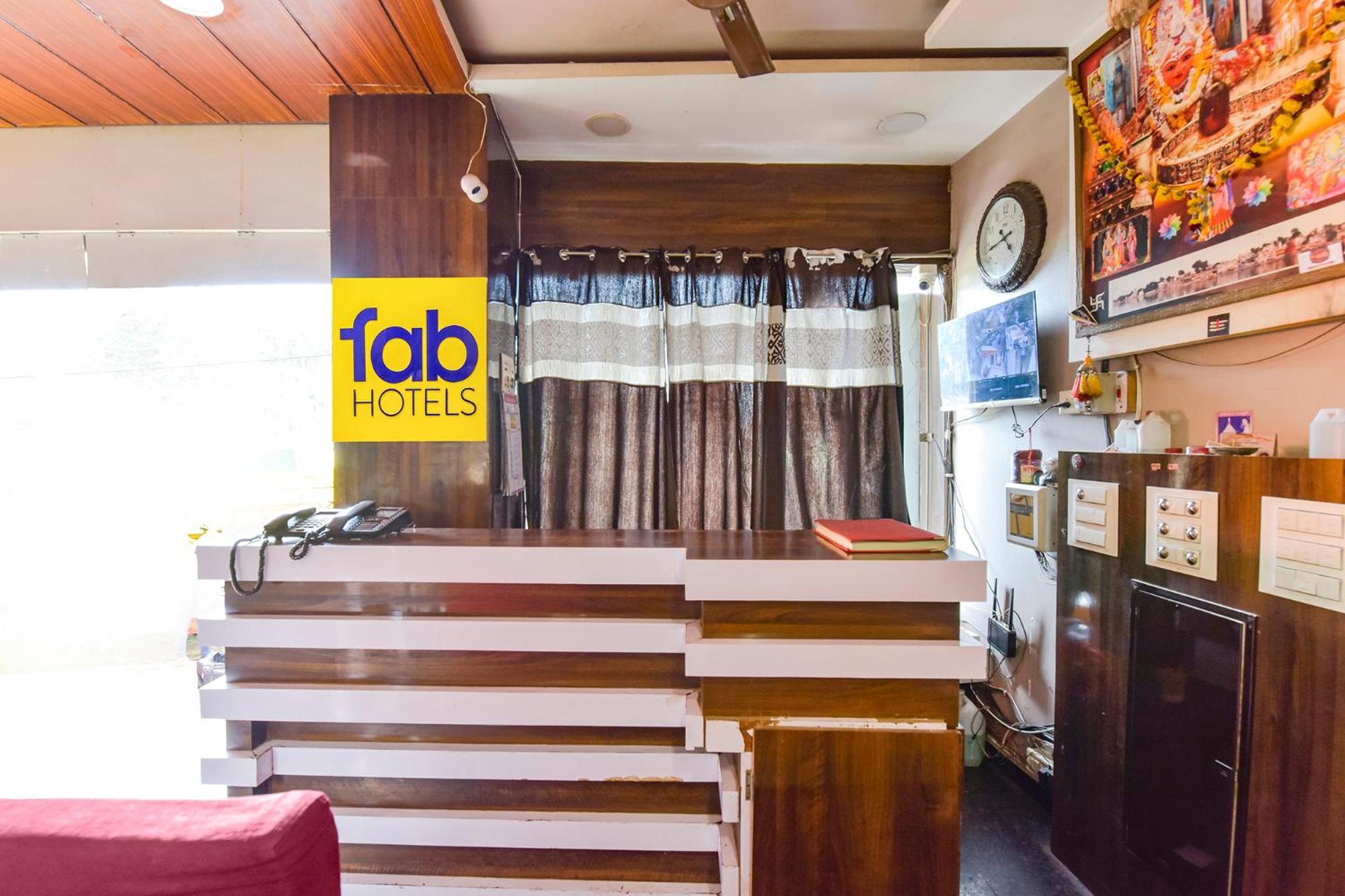 Fabhotel Raghumani Palace ウッジャイン エクステリア 写真